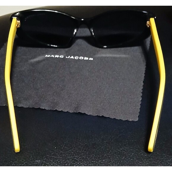 Marc Jacobs Sunglasses Yellow/Black with designer case & Cleaning Cloth